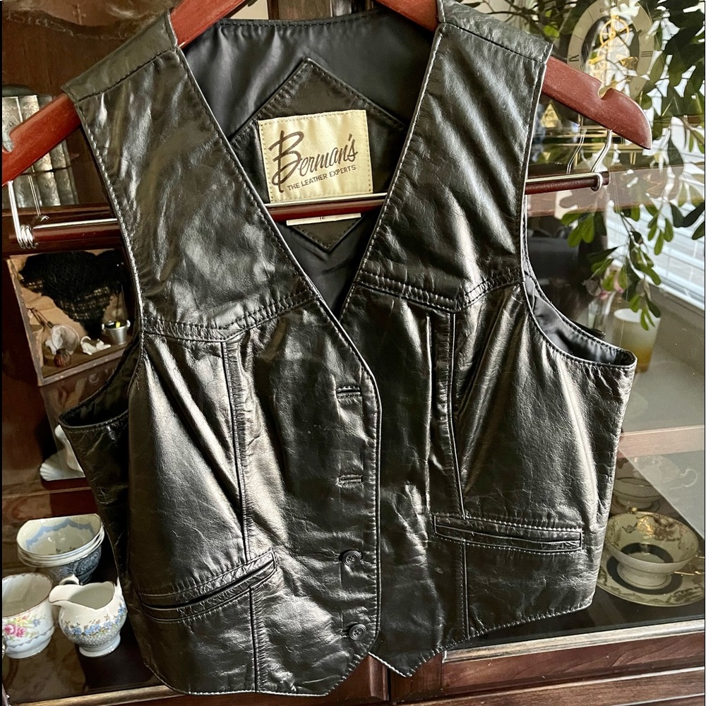 Black Leather Riding Vest - Picture 7 of 7